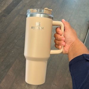 40oz Stanley Adventure Quencher in DRIFTWOOD